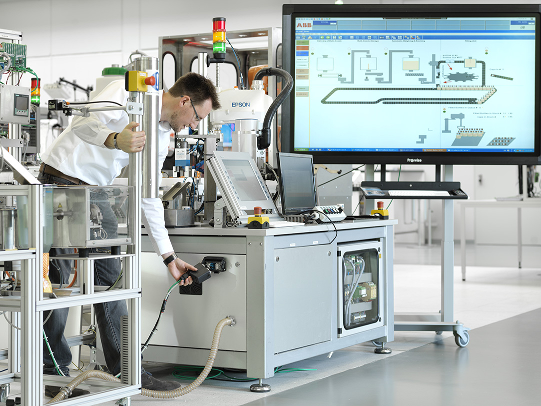 Cyber Security Lab, Fraunhofer IOSB-INA, Industrielle Produktion